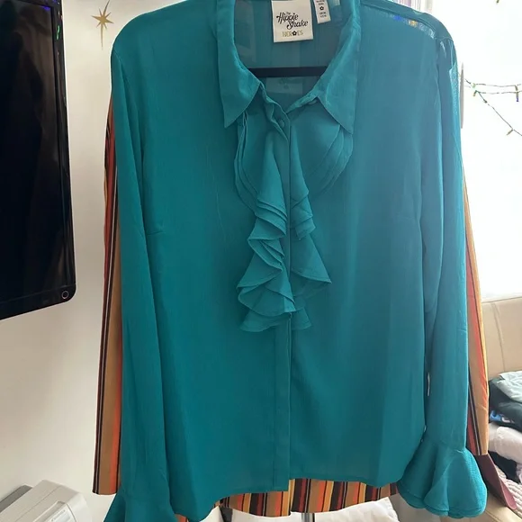 Chic Teal Ruffle Blouse - Picture 5 of 5